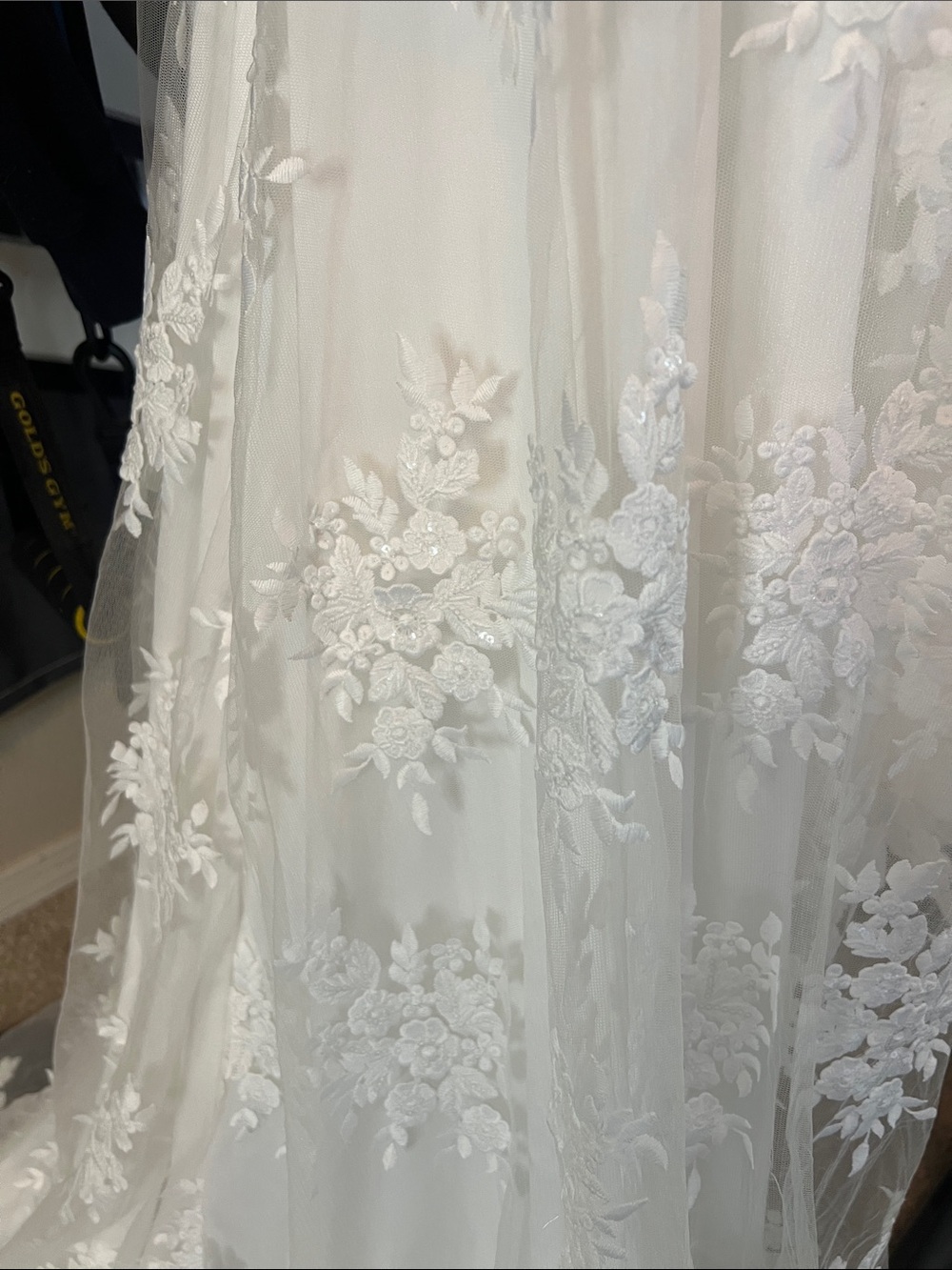 Lulu’s beaded lace halter bridal gown - Picture 3 of 6